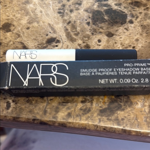 NARS Smudge Proof Eyeshadow Base Sample Size - Picture 1 of 1